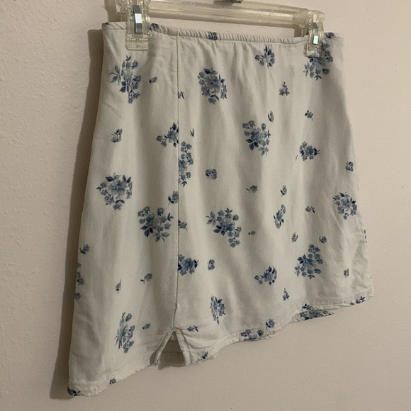 American Eagle floral mini skirt - Picture 6 of 12